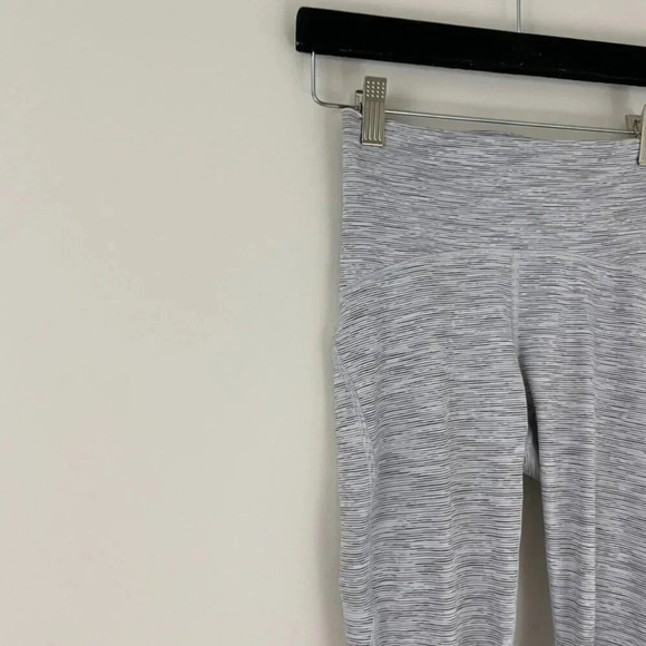 Lululemon Train Times 7/8 Pant Wee Are From Space Ice Grey Alpine White Size 2 - Picture 5 of 8